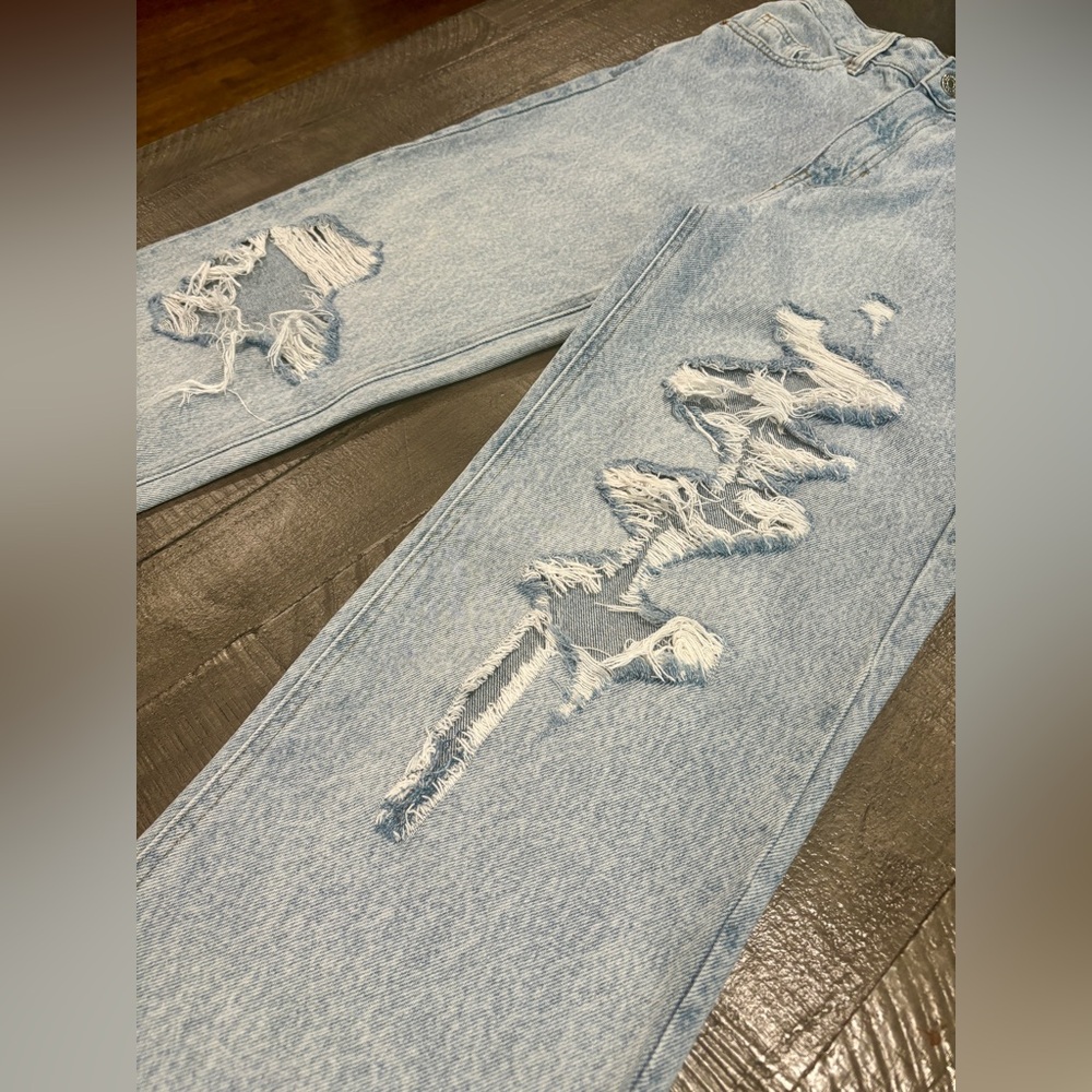 PacSun 90s Boyfriend Ripped Jeans Size 26 Light Wash Blue - Picture 4 of 9